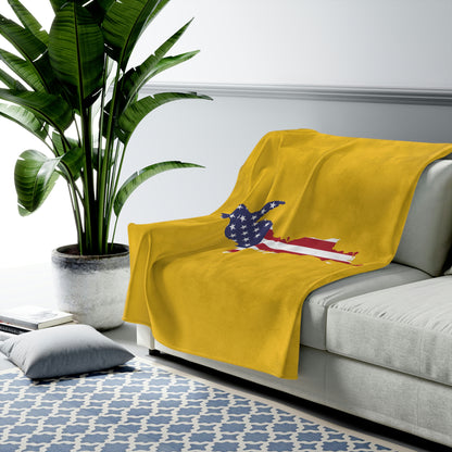 Michigan Upper Peninsula Plush Blanket (w/ UP USA Flag Outline) | Gold