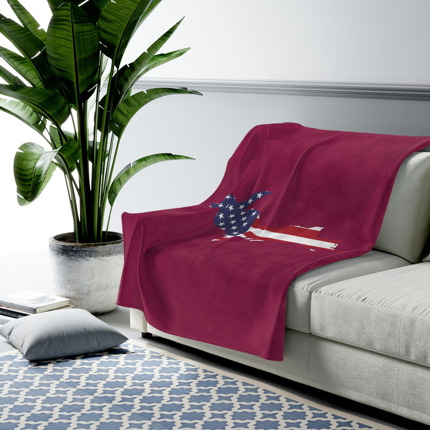 Michigan Upper Peninsula Plush Blanket (w/ UP USA Flag Outline) | Ruby Red