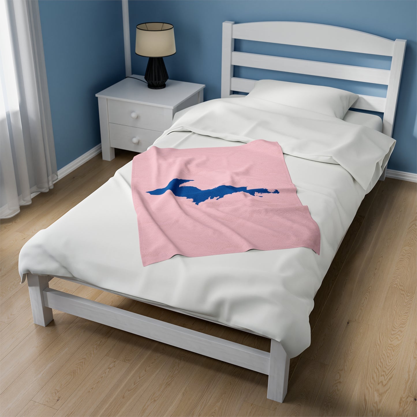 Michigan Upper Peninsula Plush Blanket (w/ Azure UP Outline) | Pale Pink