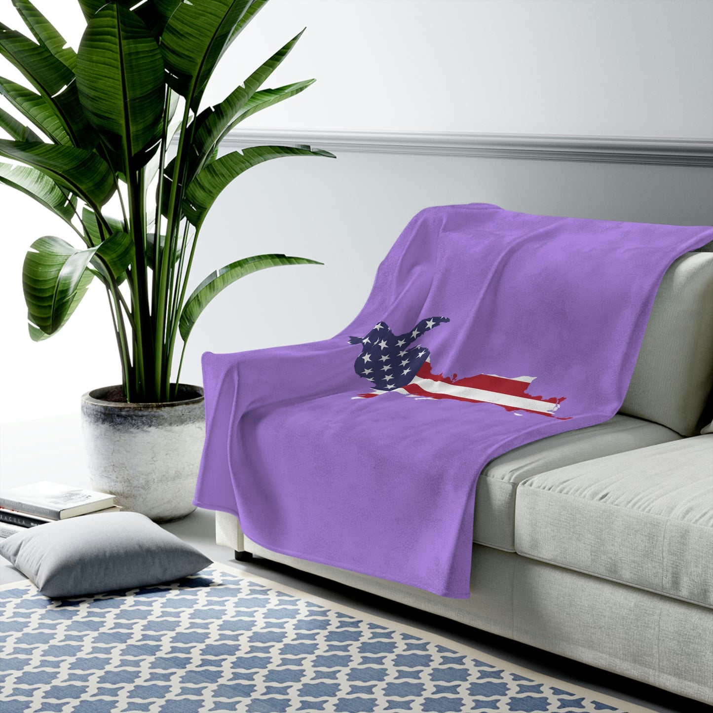 Michigan Upper Peninsula Plush Blanket (w/ UP USA Flag Outline) | Lavender