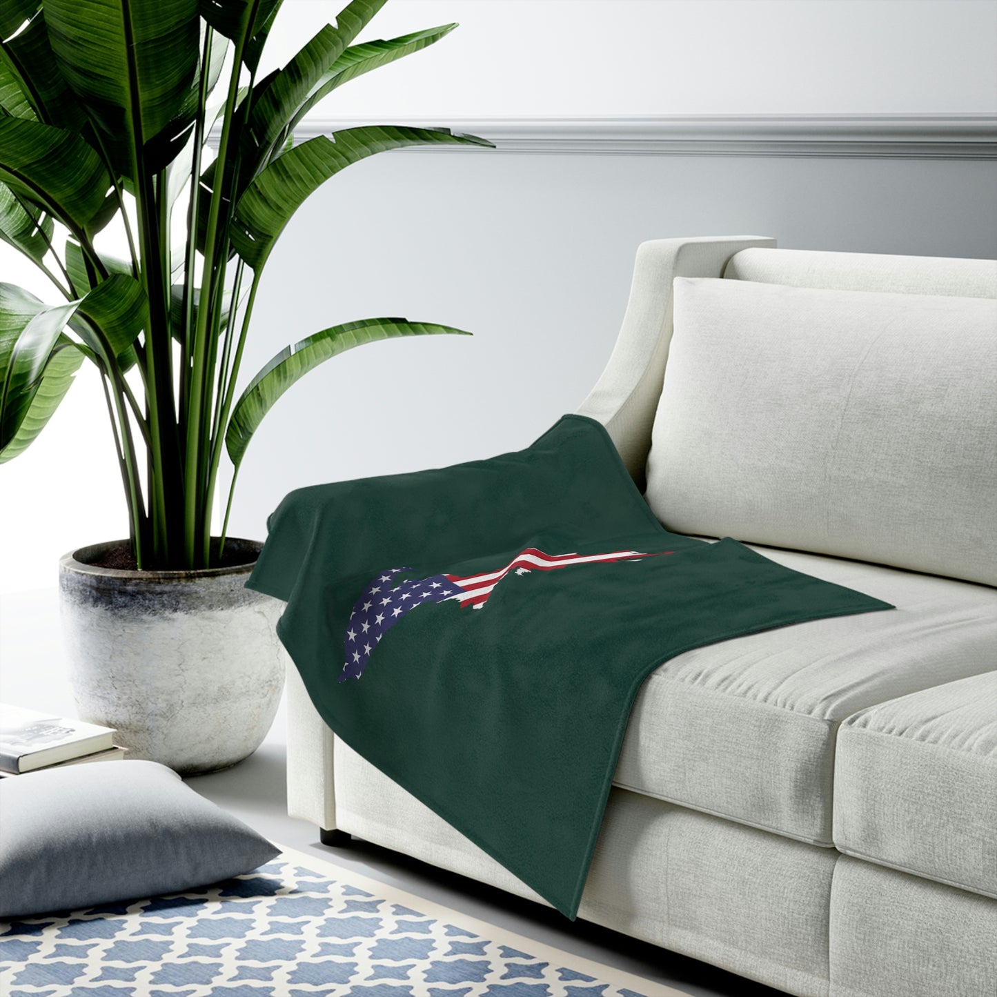 Michigan Upper Peninsula Plush Blanket (w/ UP USA Flag Outline) | Green