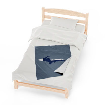 Michigan Upper Peninsula Plush Blanket (w/ UP Finland Flag Outline) | B-24 Liberator Grey