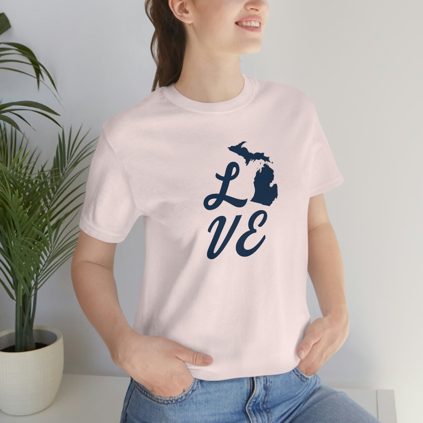 Michigan 'Love' T-Shirt (Retro Script Font) | Unisex Standard Fit